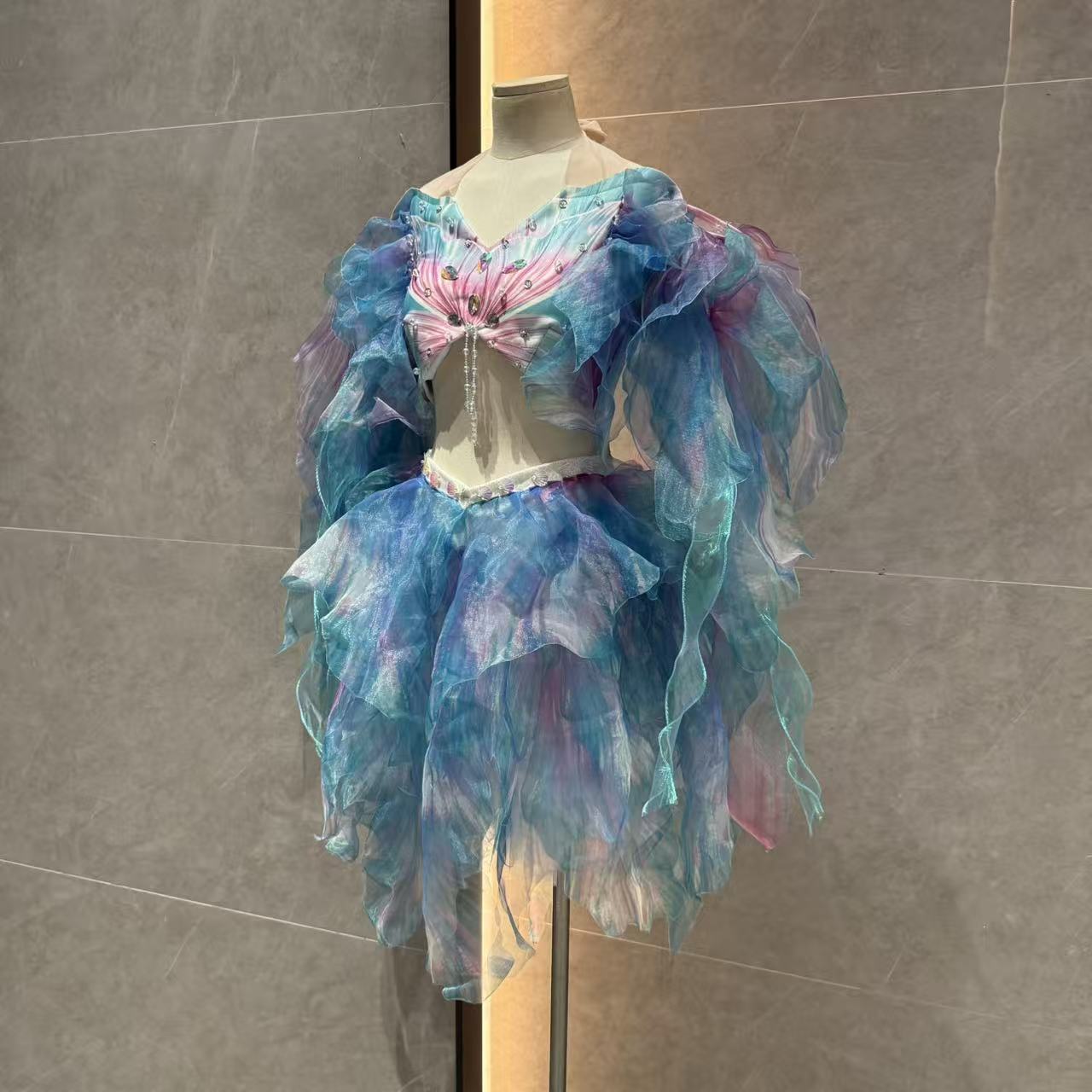 Mermaid Water Dance Skirt Prin - Aquarium & Marine Museum Universiti Malaysia Sabah Kota Kinabalu Sabah Photos 评论和价格